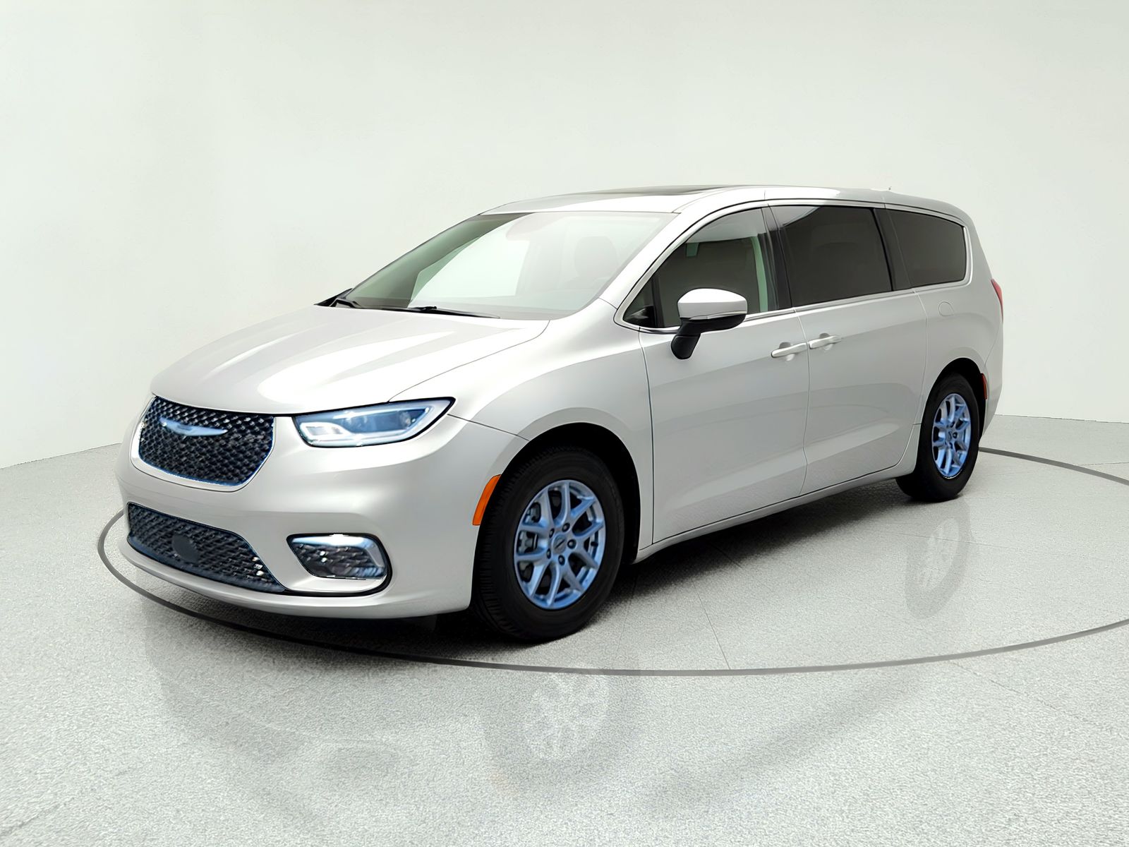 Used 2023 Chrysler Pacifica Touring L with VIN 2C4RC1BGXPR624452 for sale in Kansas City