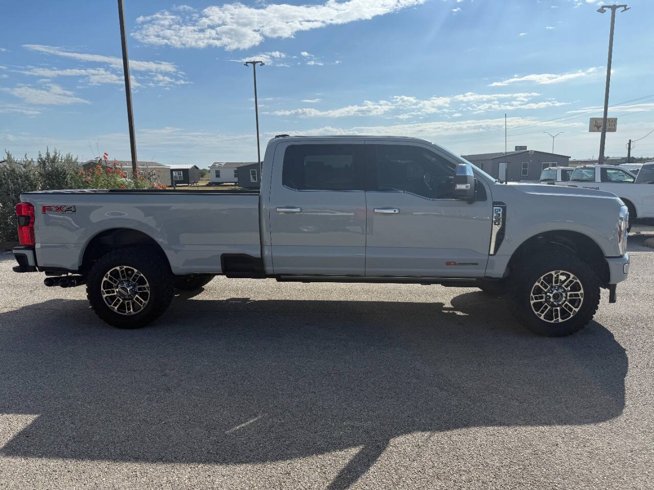 2025 Ford F-350 Super Duty Platinum - Photo 6