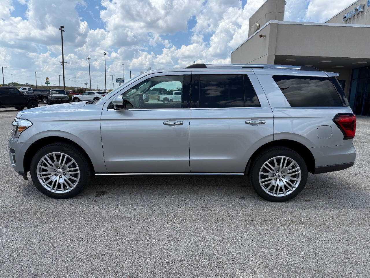 2024 Ford Expedition Limited photo 2
