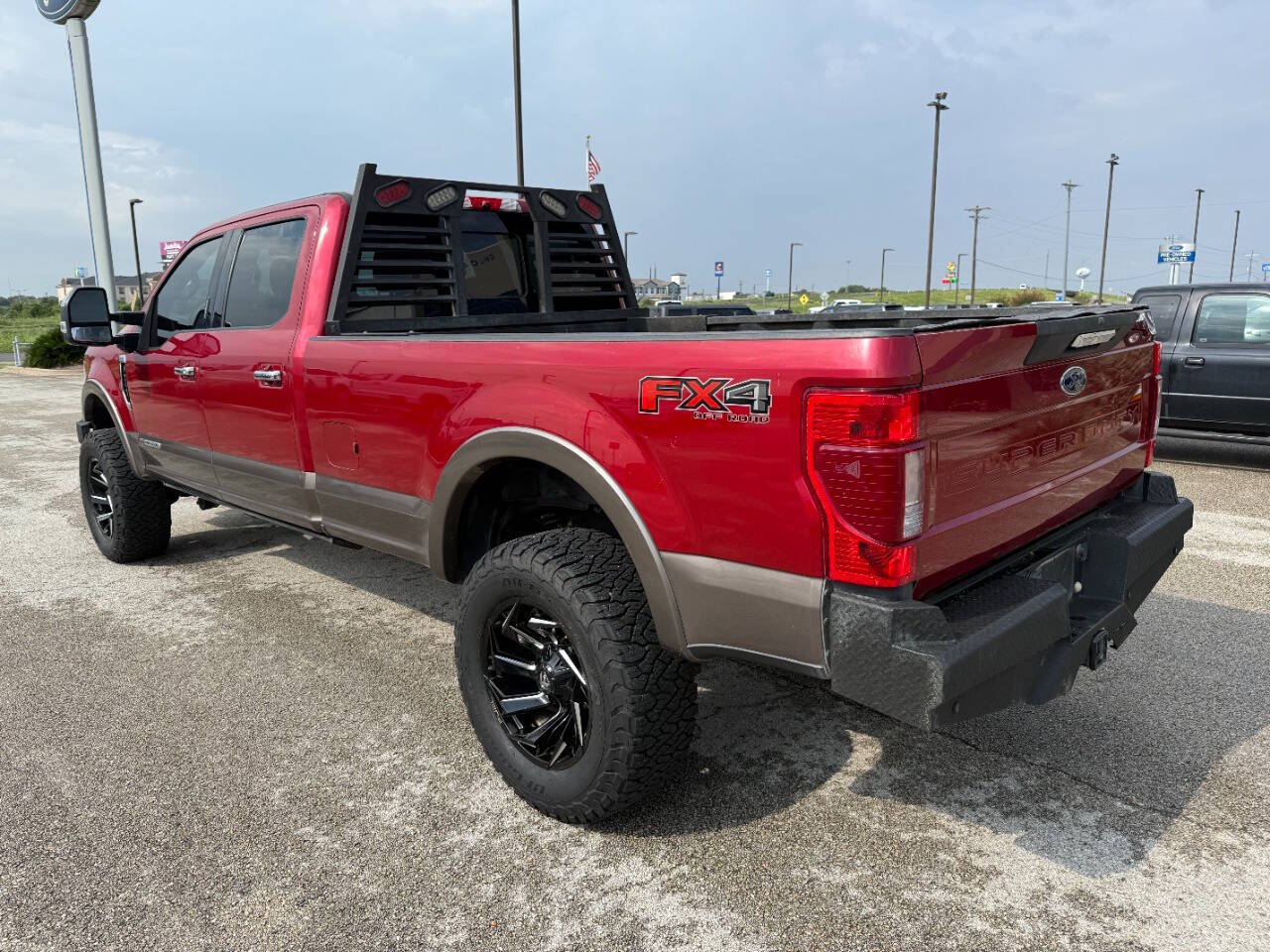 2022 Ford F-350 Lariat photo 3
