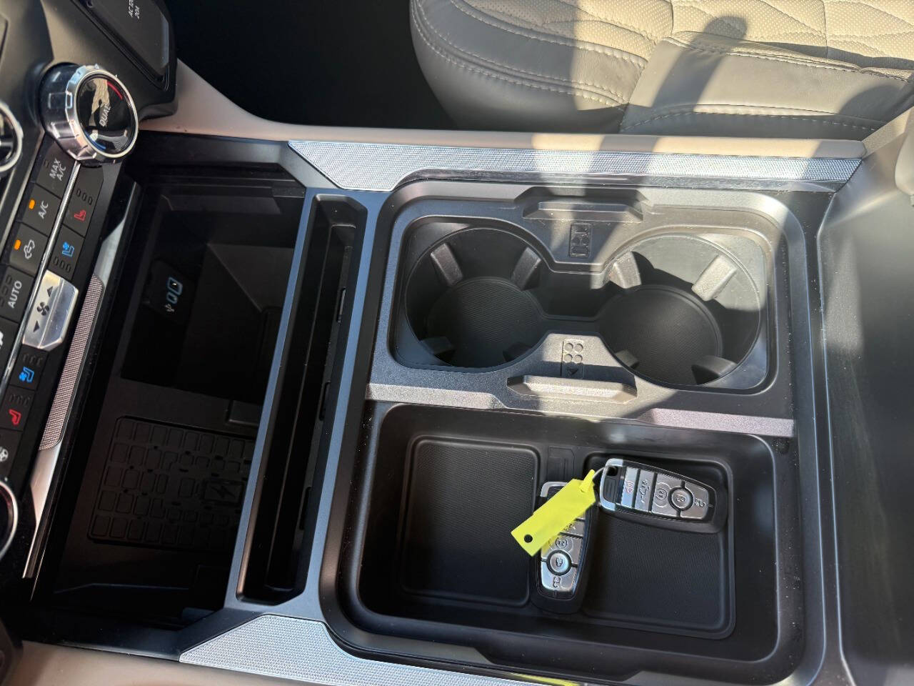 2025 Ford F-350 Super Duty Platinum - Photo 17