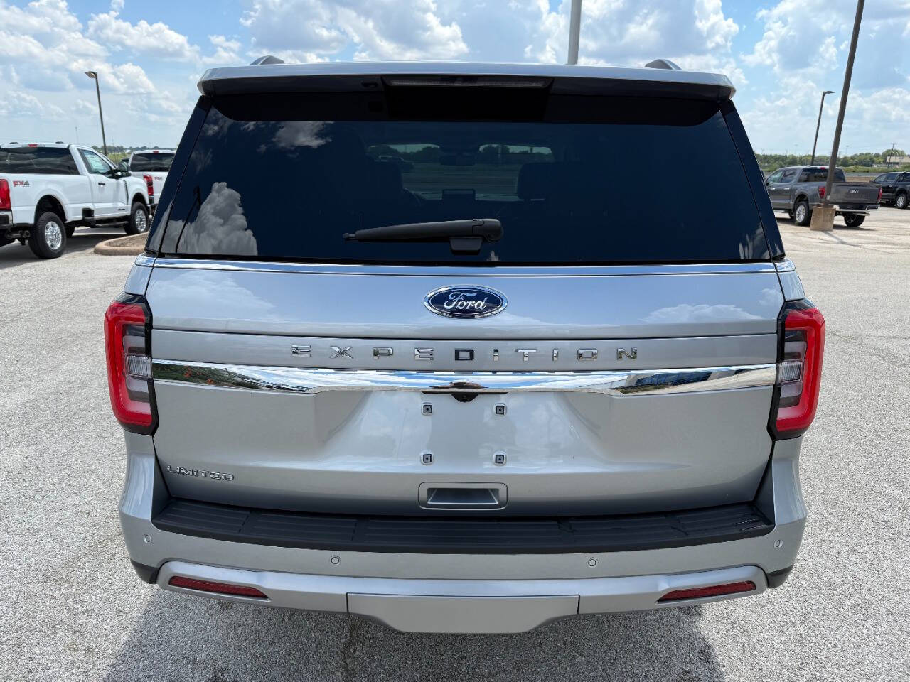 2024 Ford Expedition Limited photo 4