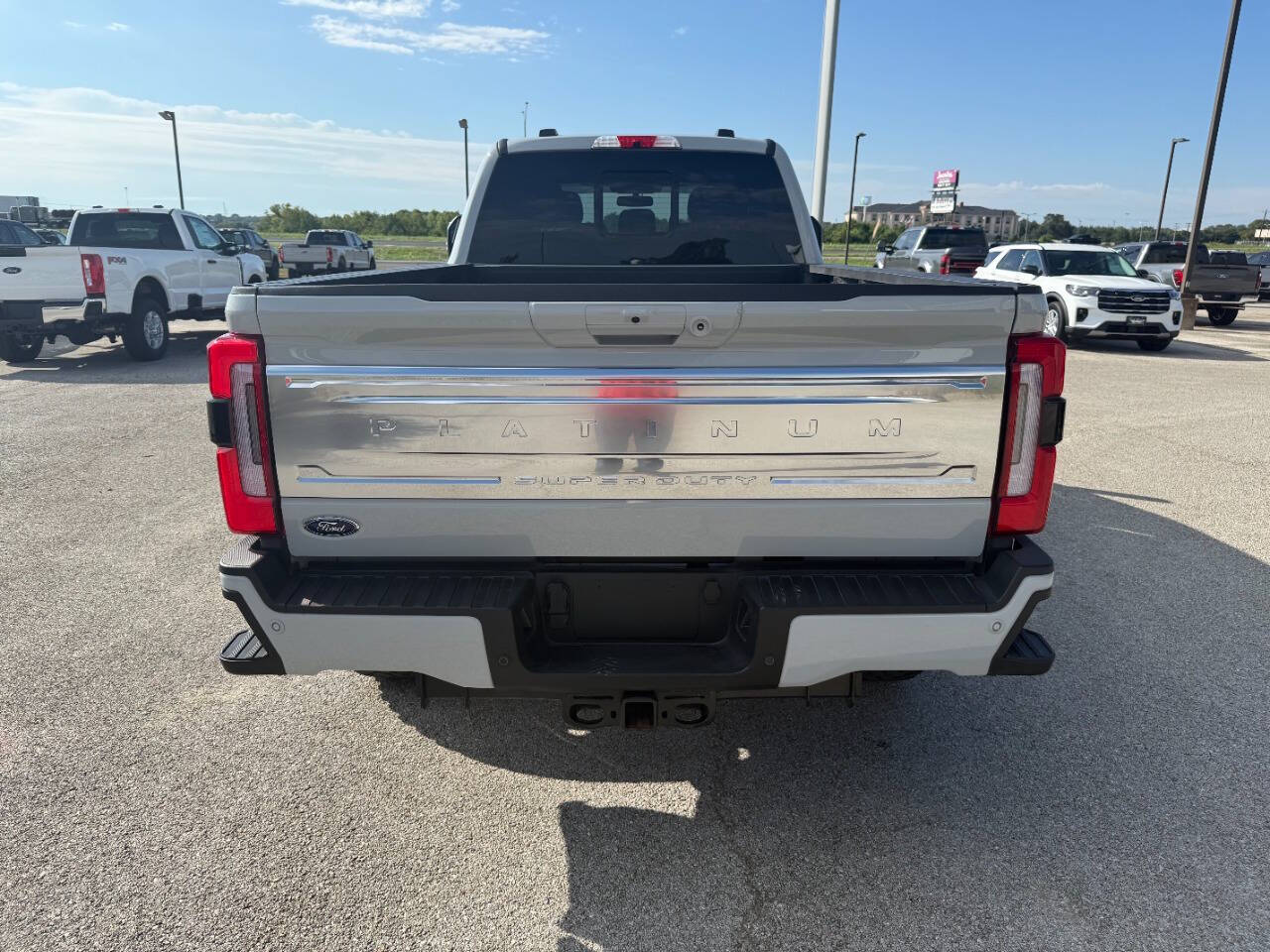 2025 Ford F-350 Platinum photo 4