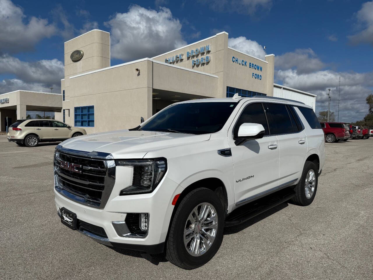 2021 GMC Yukon SLT's photo