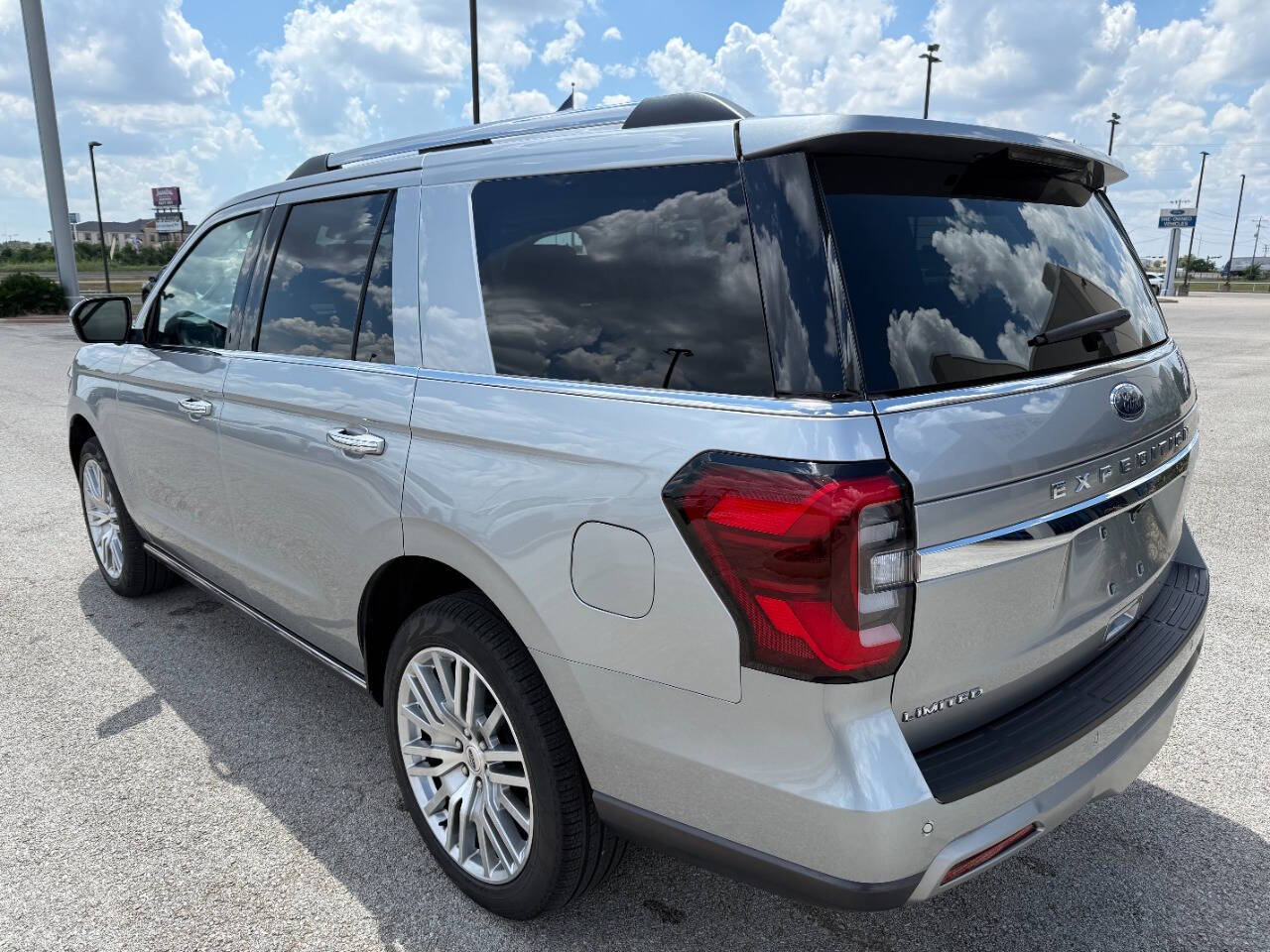 2024 Ford Expedition Limited photo 3