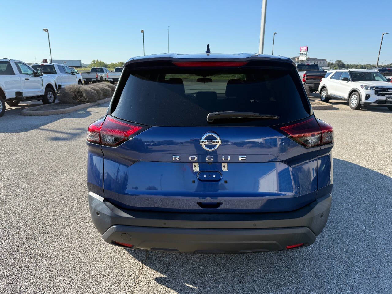 2021 Nissan Rogue S photo 2