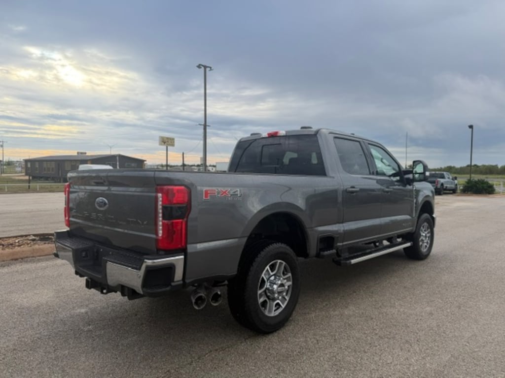 New 2026 Ford Super Duty F-350® Lariat® TRUCK