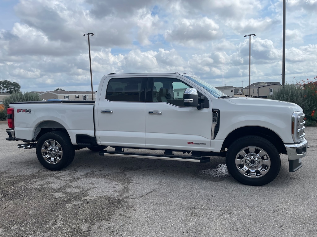 New 2026 Ford Super Duty F-250® Lariat® TRUCK