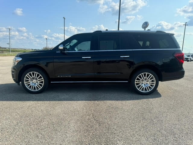 2024 Ford Expedition MAX Platinum photo 2