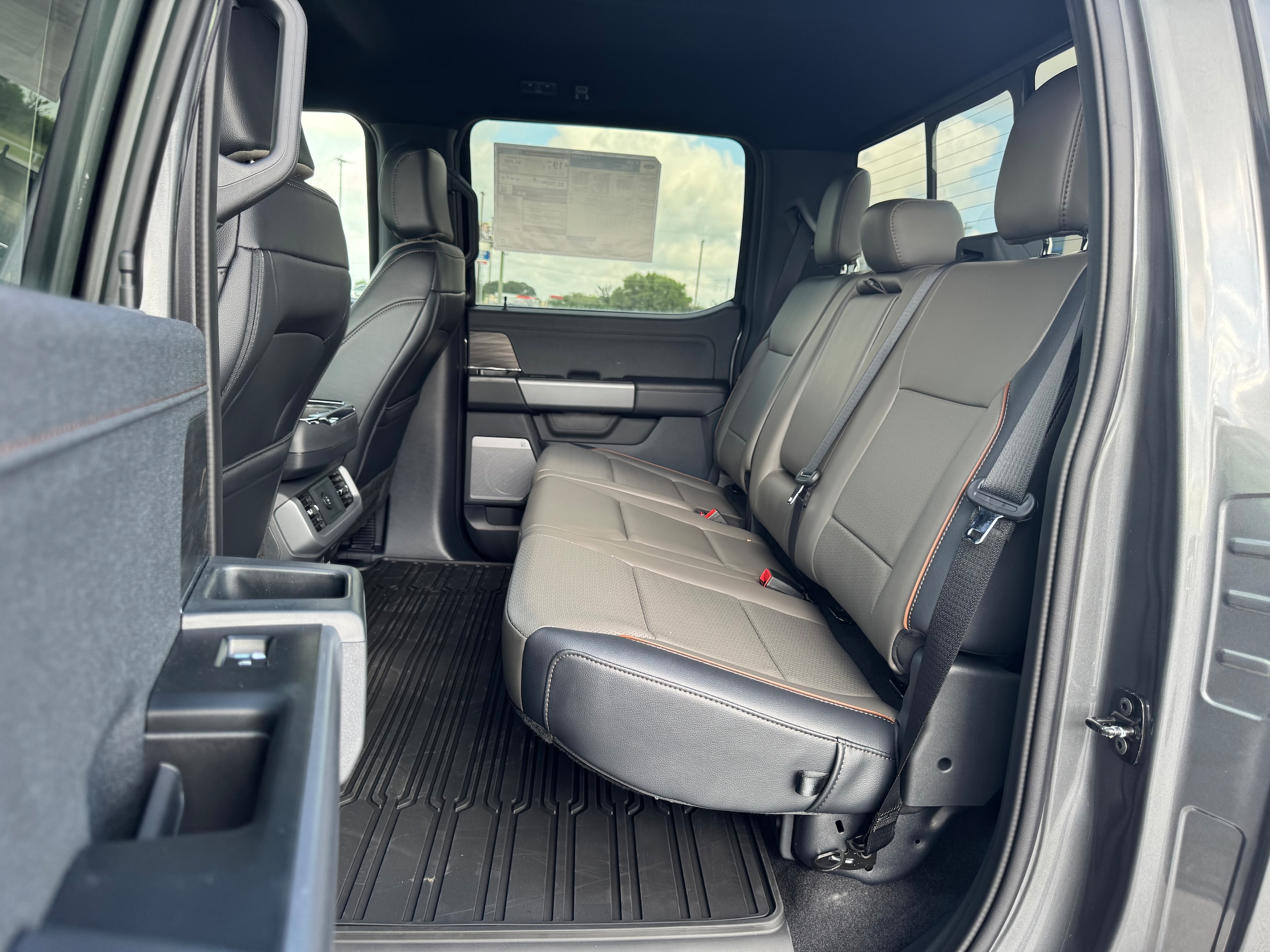 2025 Ford F-150 Lariat - Photo 15