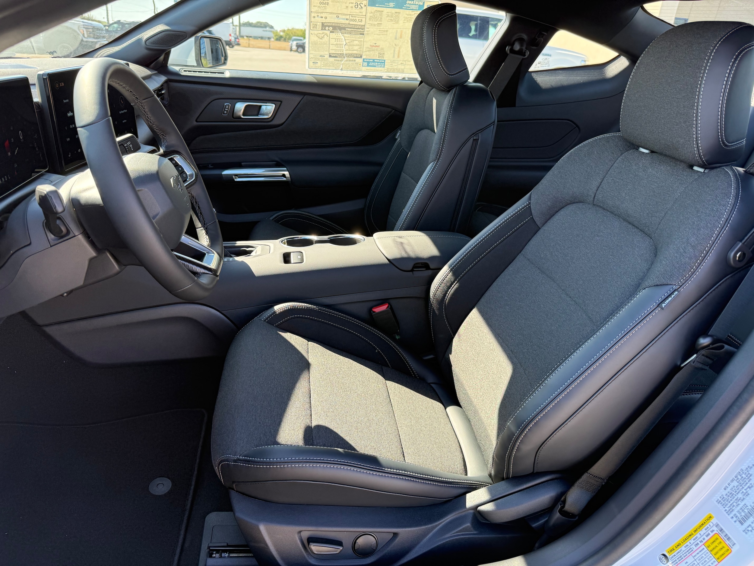 2025 Ford Mustang EcoBoost Fastback - Photo 9