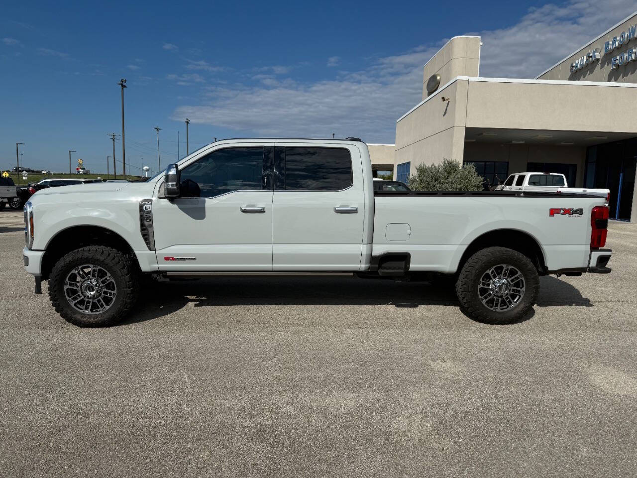 2025 Ford F-350 Platinum photo 2