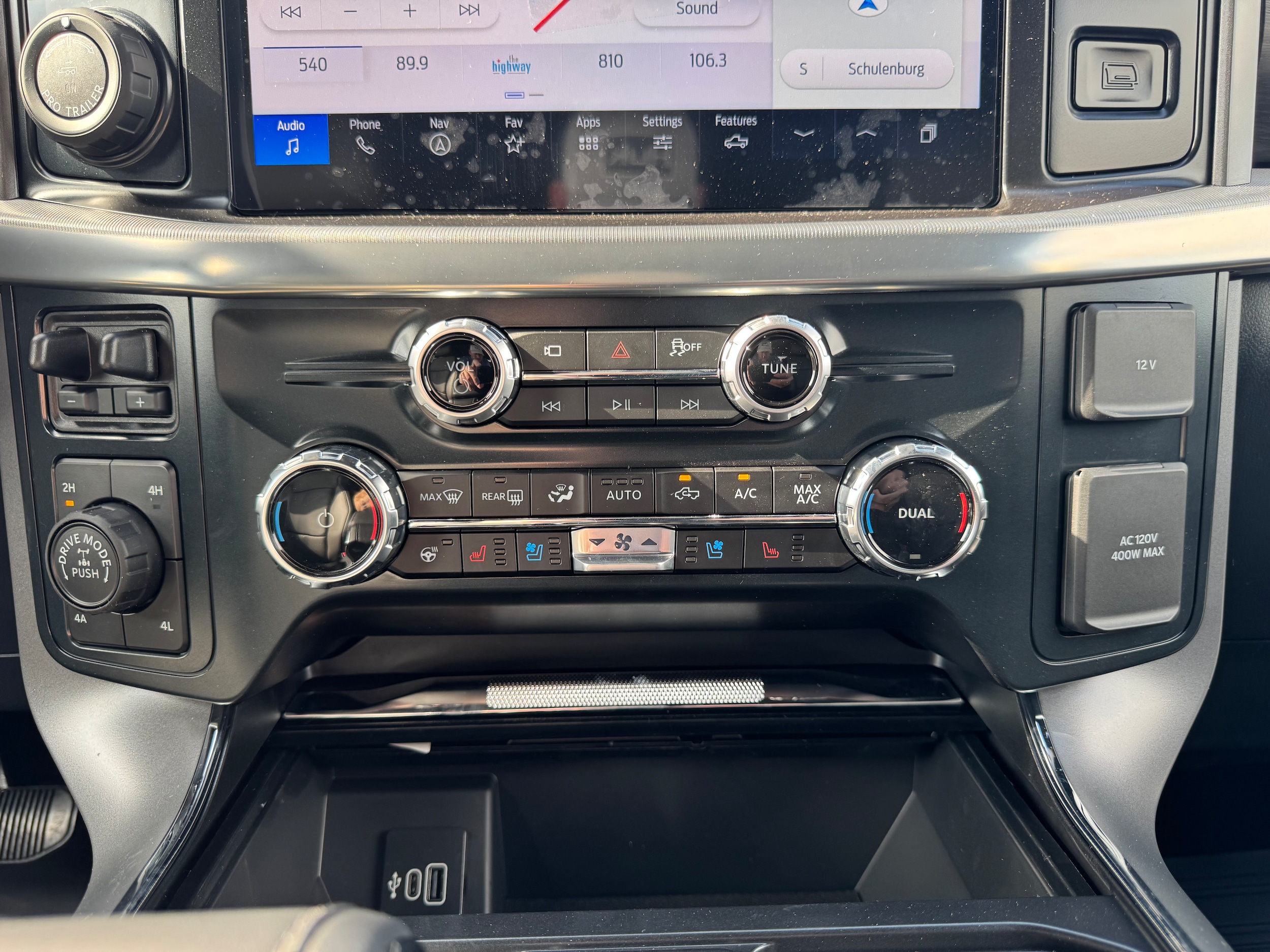 2025 Ford F-150 Lariat - Photo 13