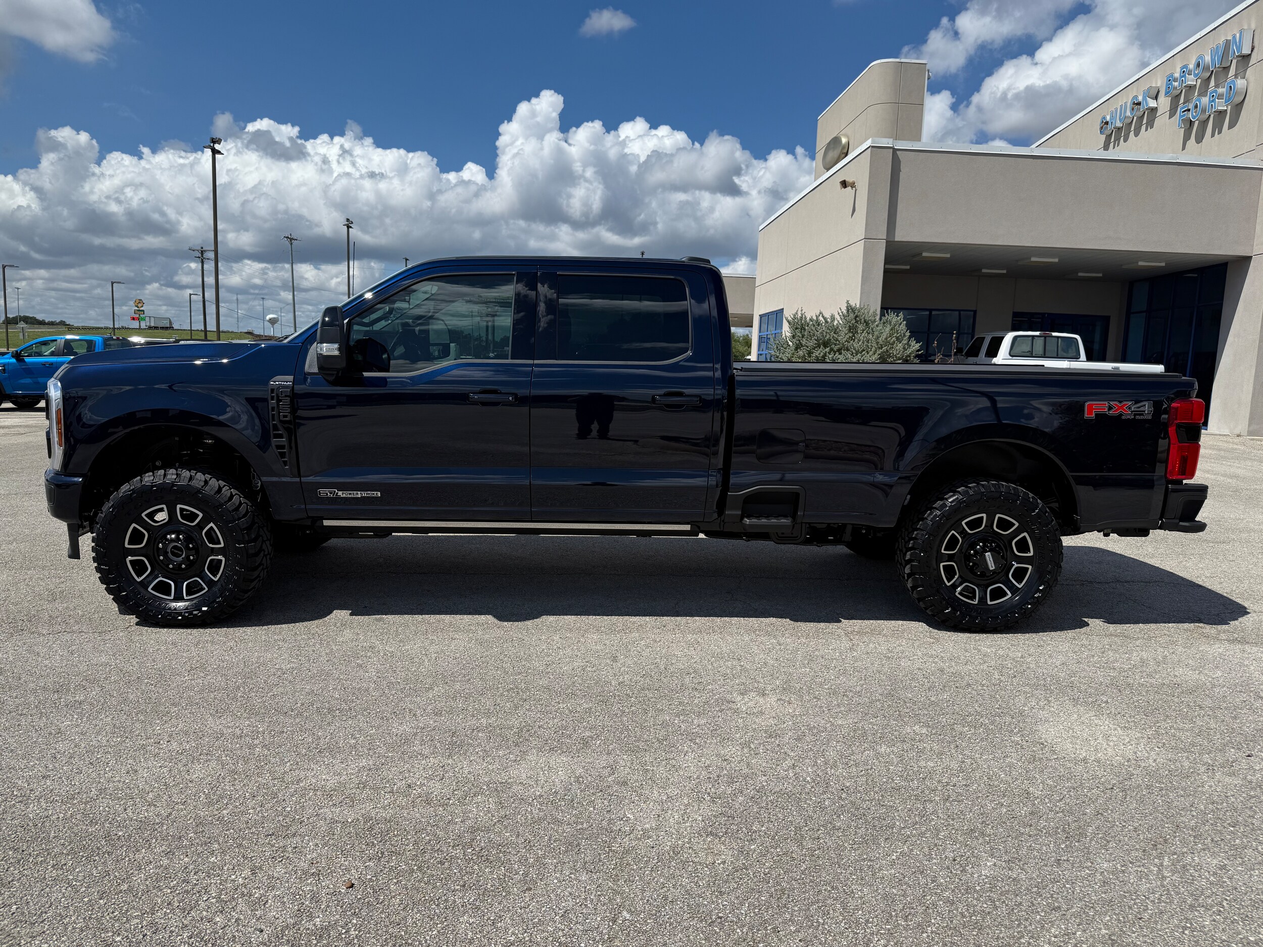 2025 Ford F-350 Platinum photo 2