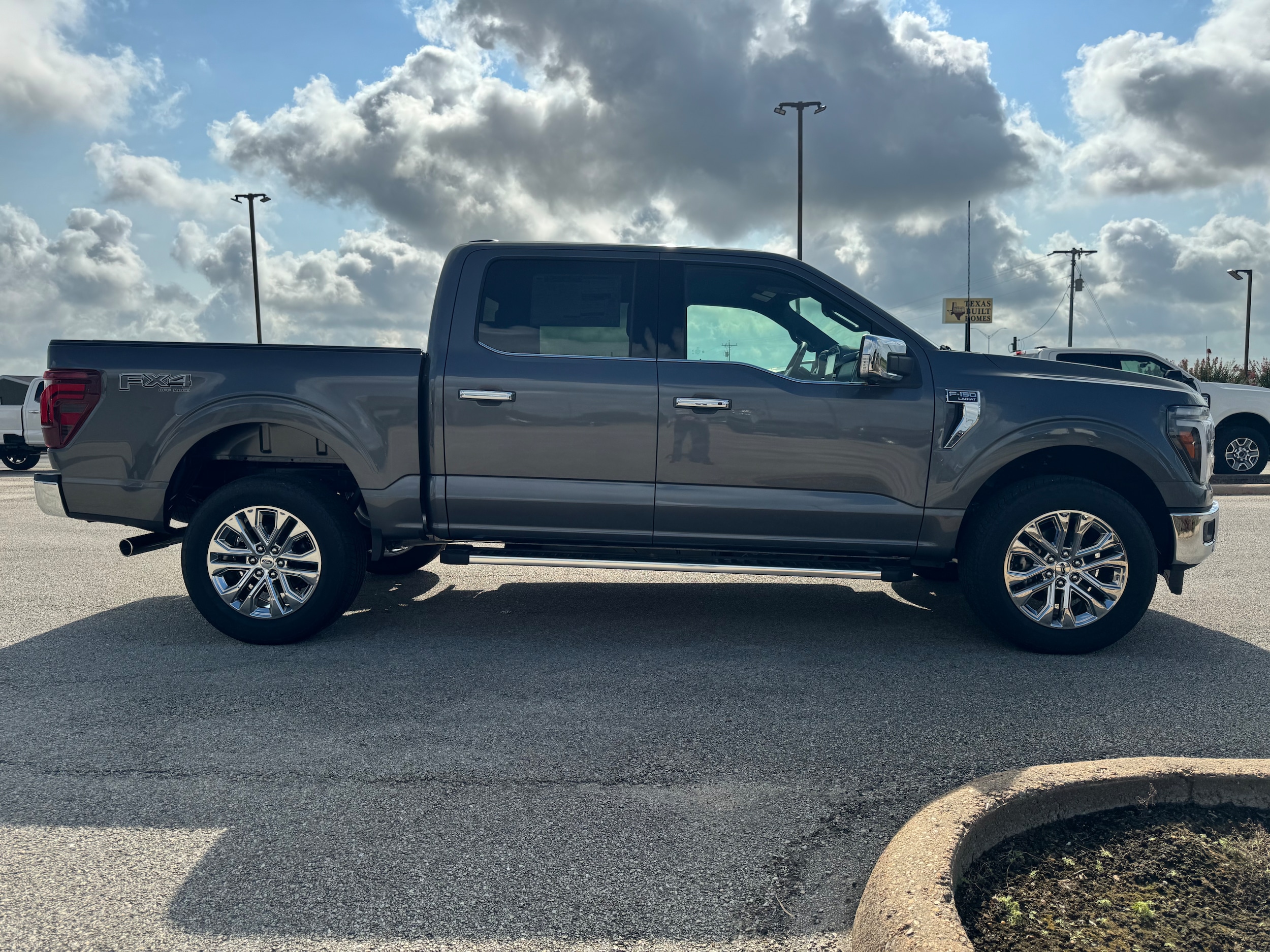 2025 Ford F-150 Lariat - Photo 6