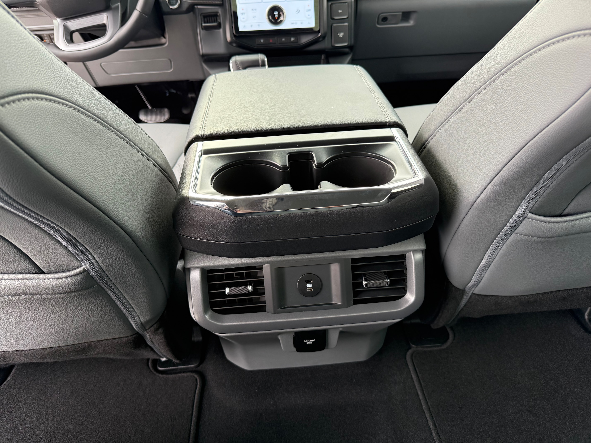 2025 Ford F-150 Lightning Flash - Photo 12
