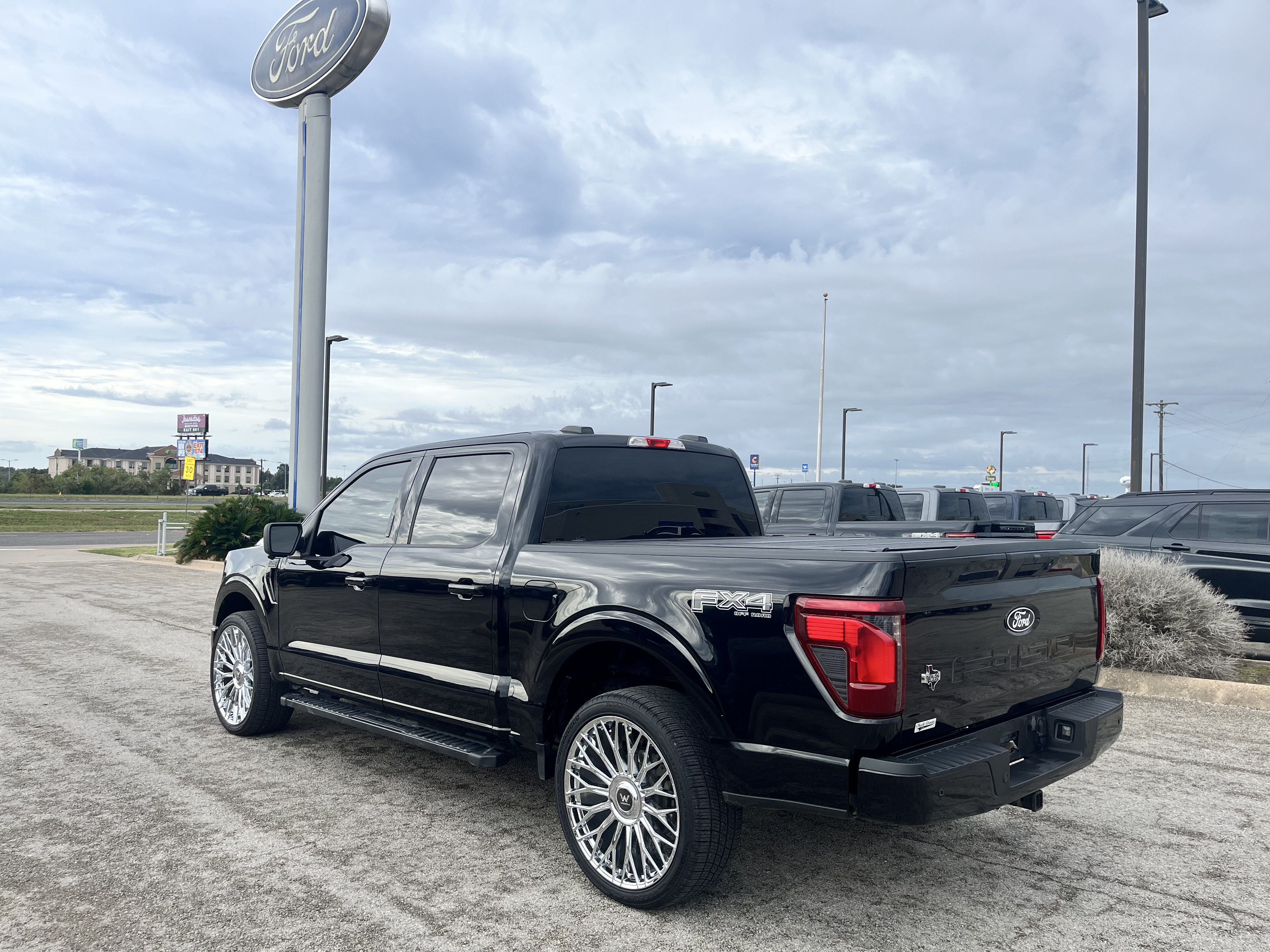 Used 2024 Ford F-150 XLT Truck SuperCrew Cab