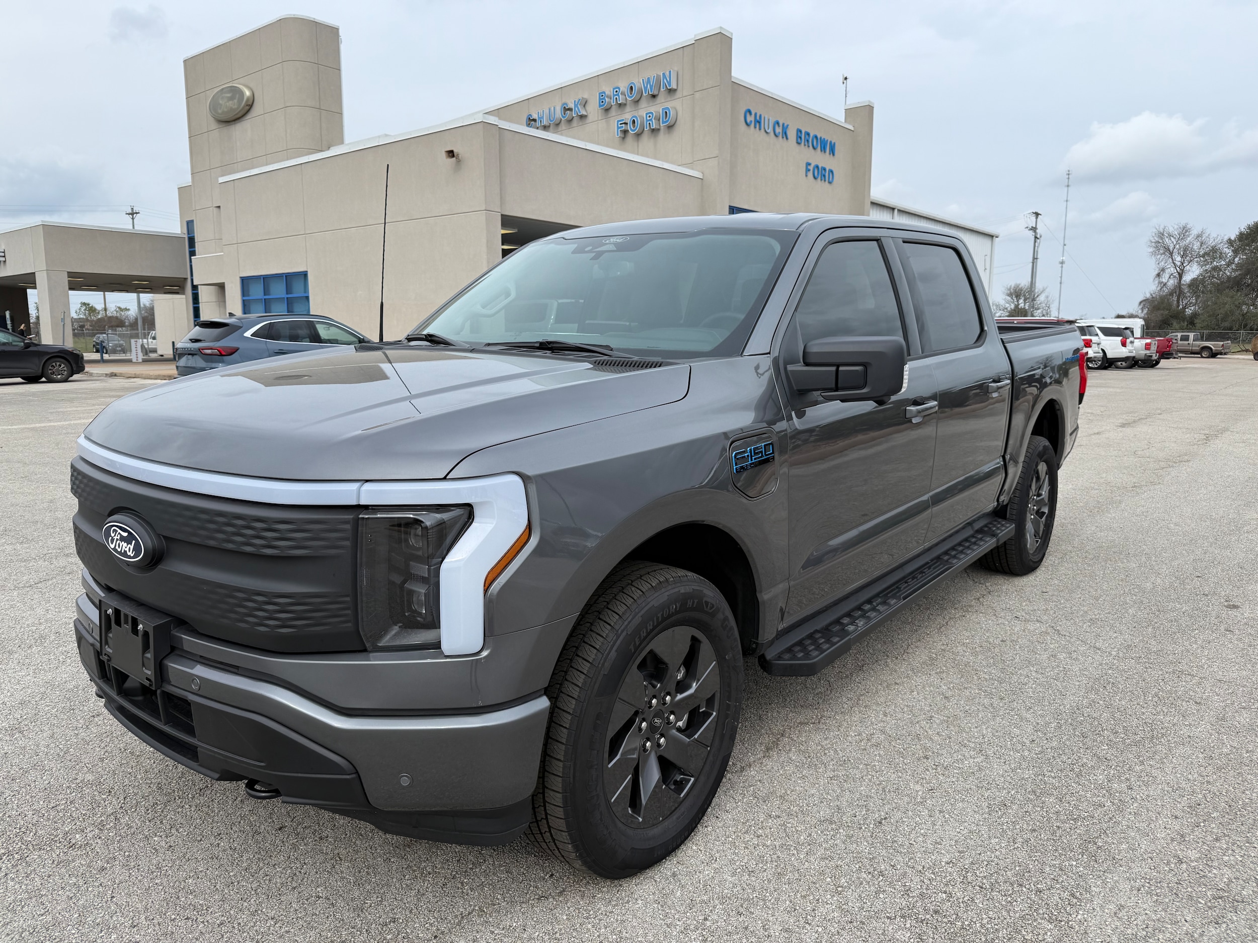 2025 Ford F-150 Lightning Flash's photo