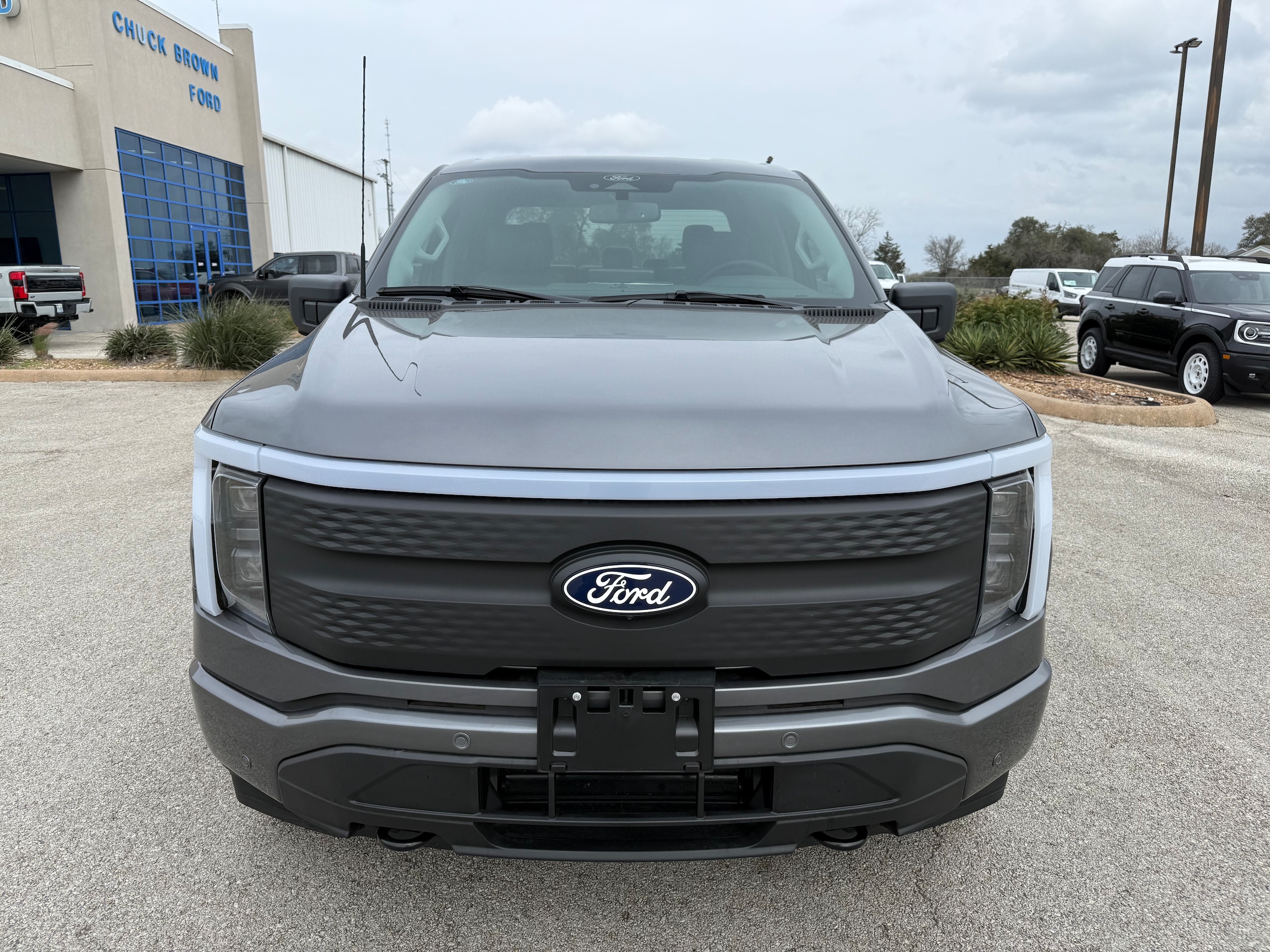 2025 Ford F-150 Lightning Flash - Photo 8