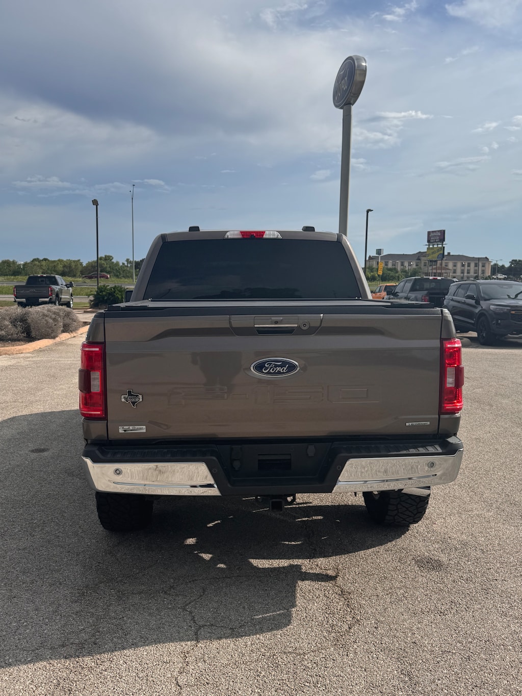 Used 2021 Ford F-150 XLT Truck SuperCrew Cab