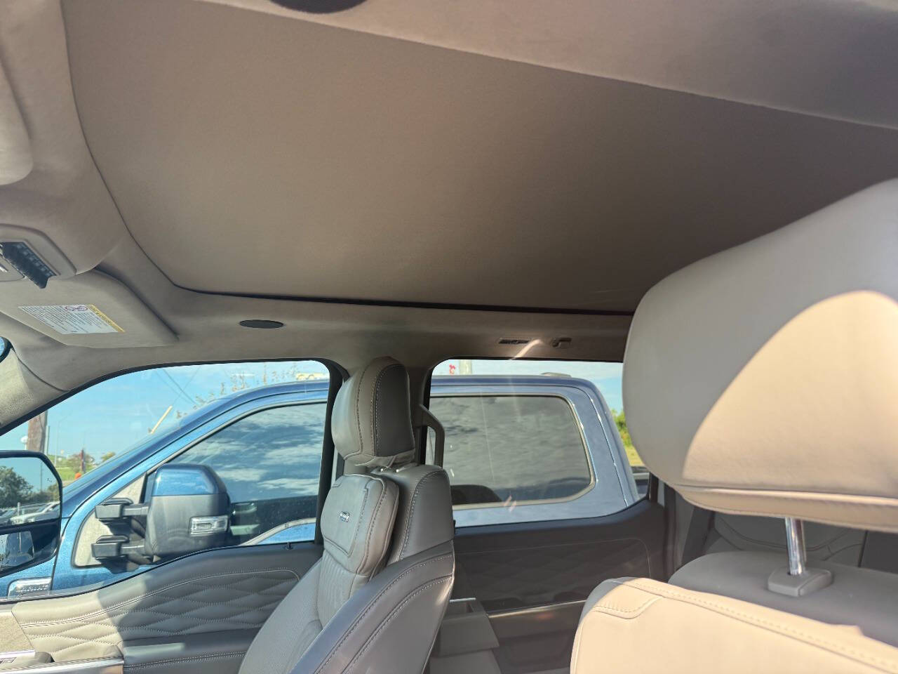 2025 Ford F-350 Super Duty Platinum - Photo 14