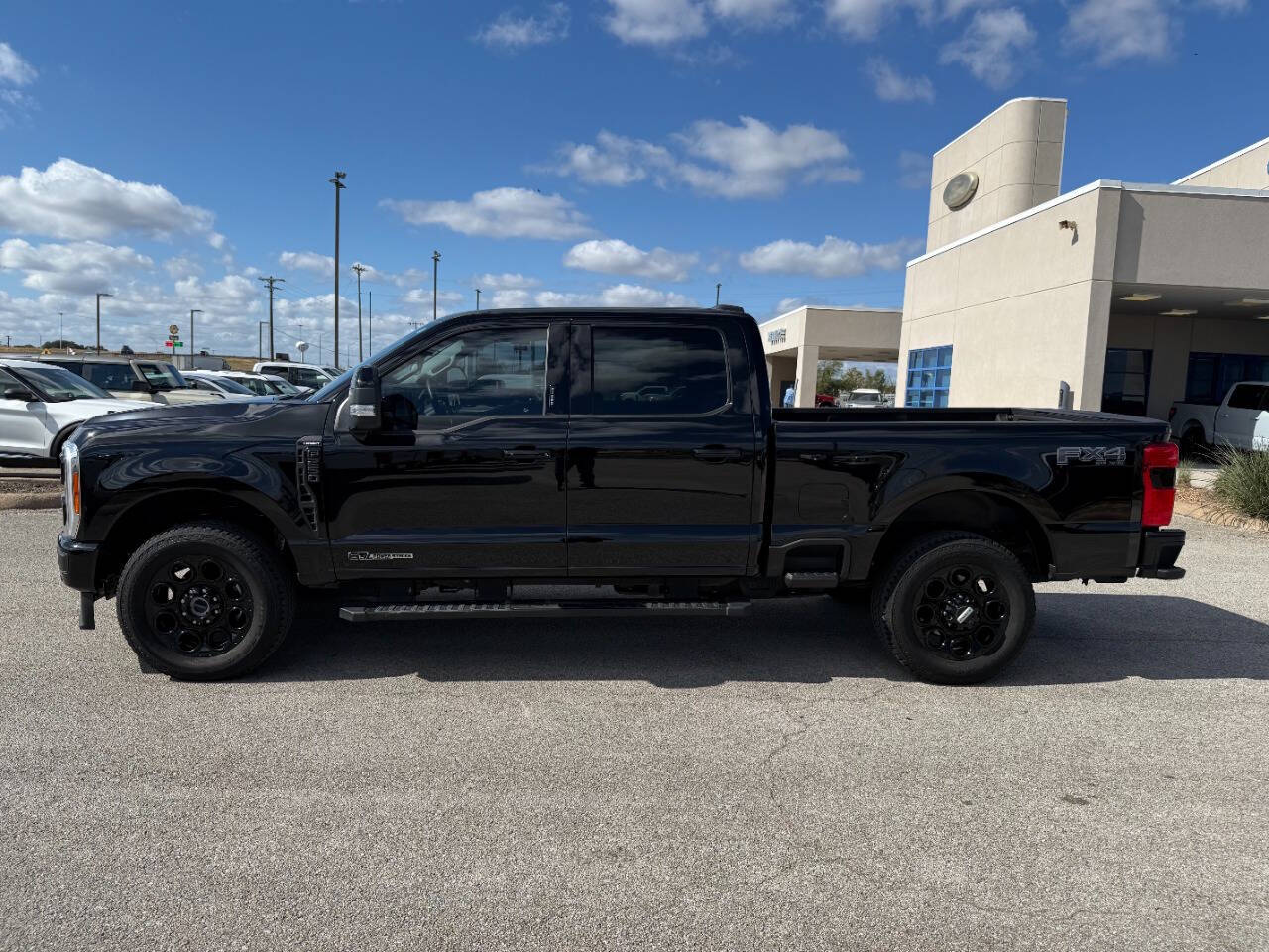 2023 Ford F-250 Lariat photo 2