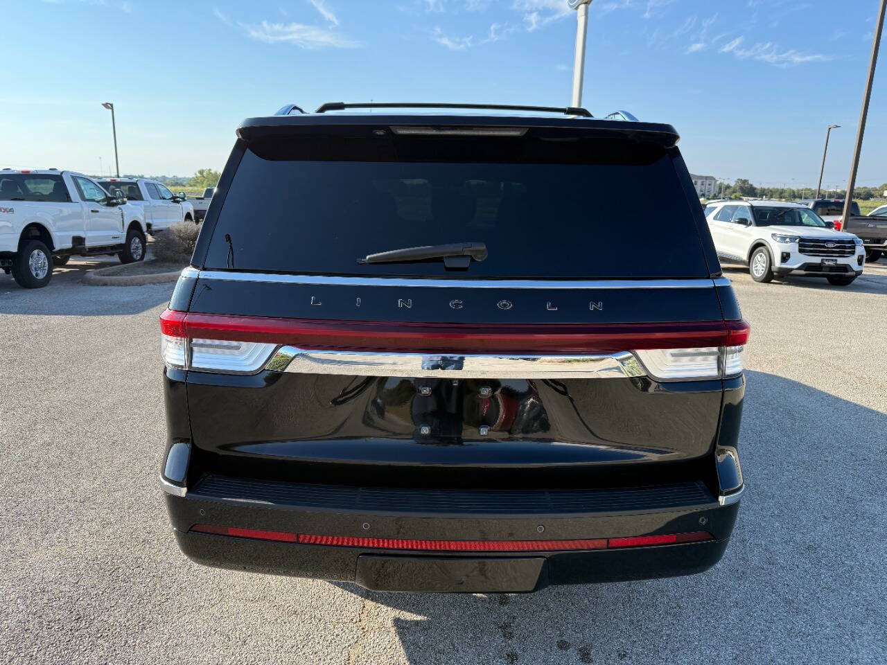 2023 Lincoln Navigator Black Label photo 2
