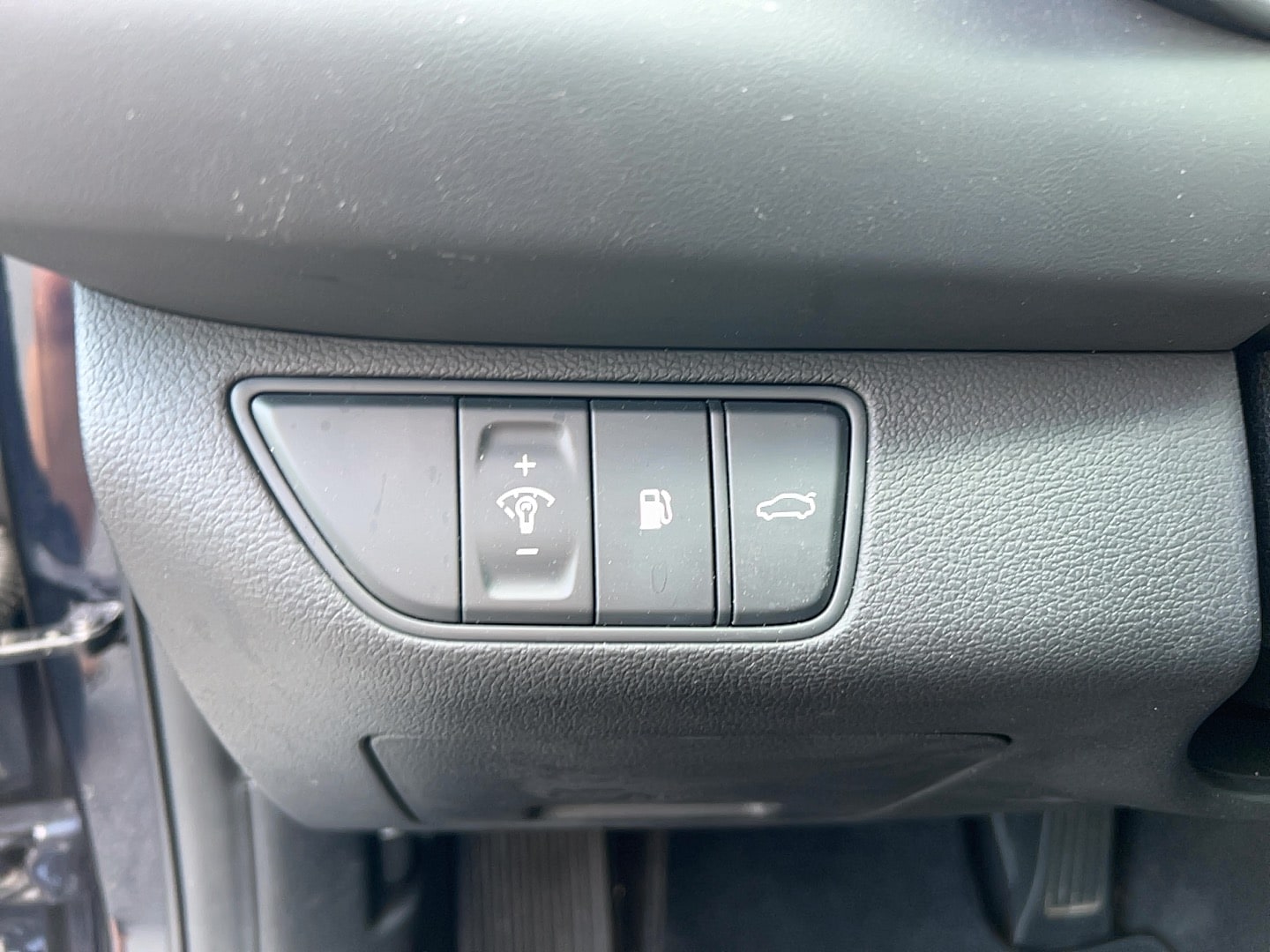 2023 GENESIS G70 Standard - Photo 13