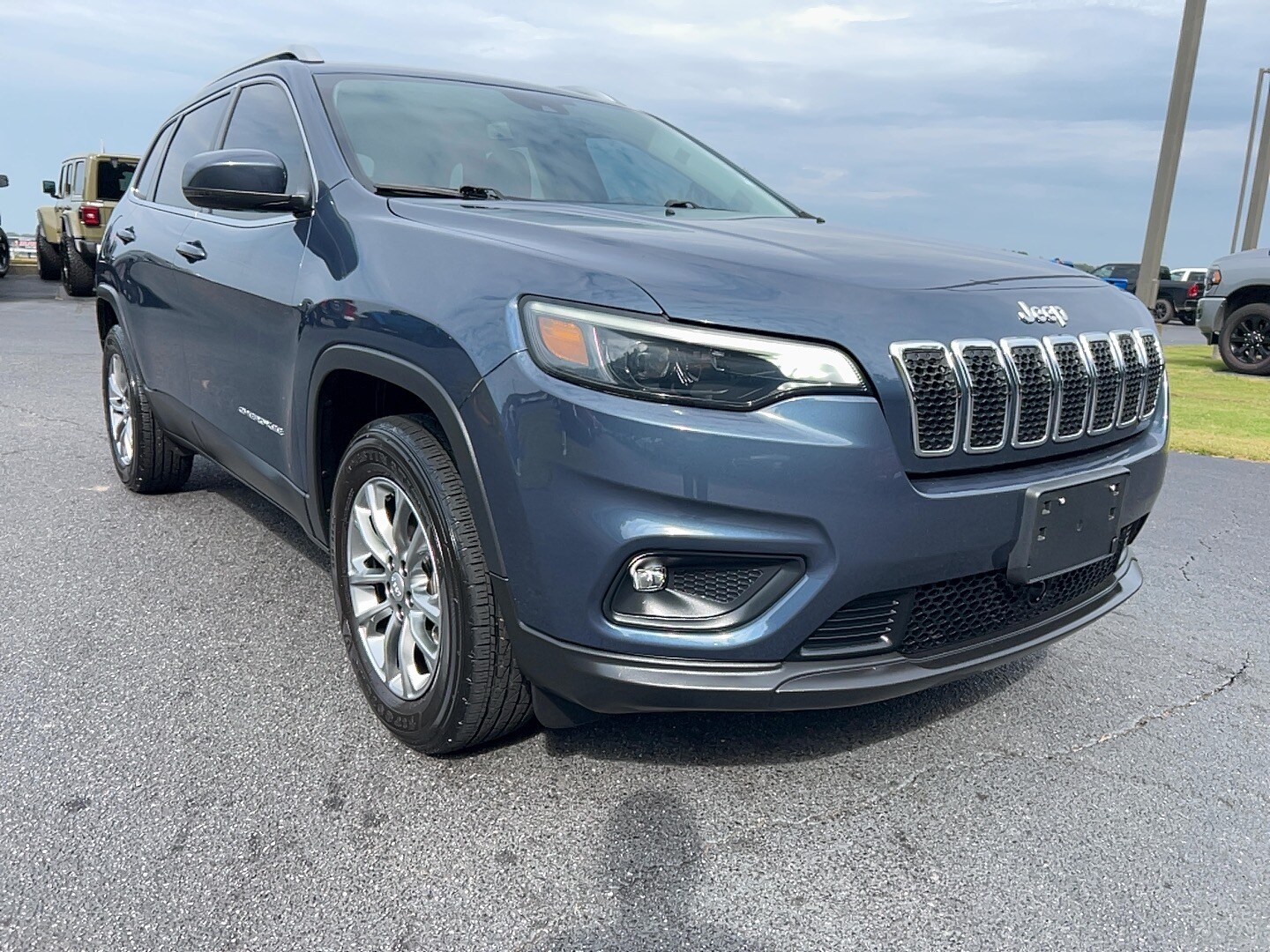 2021 Jeep Cherokee Altitude Latitude Lux photo 2