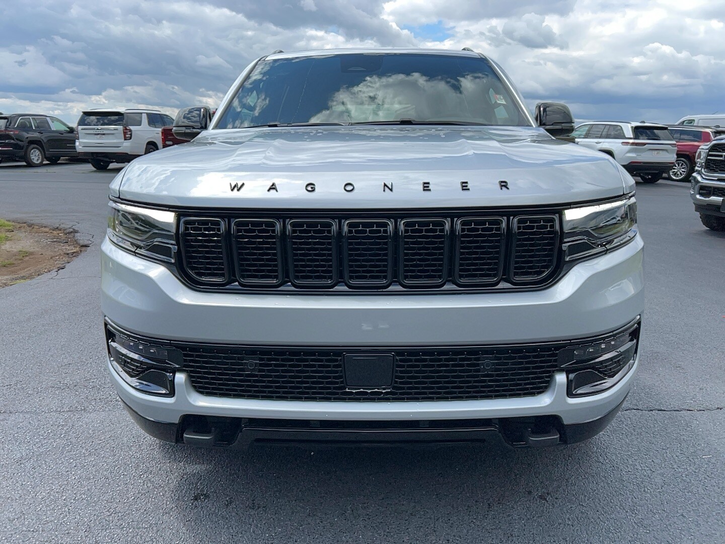 2025 Jeep Wagoneer L Carbide photo 2