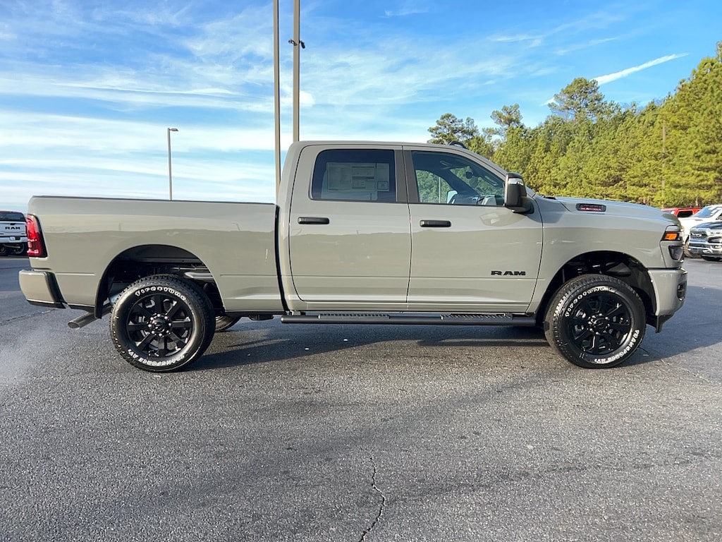 New 2026 Ram 2500 BIG HORN CREW CAB 4X4 6'4 BOX Pickup