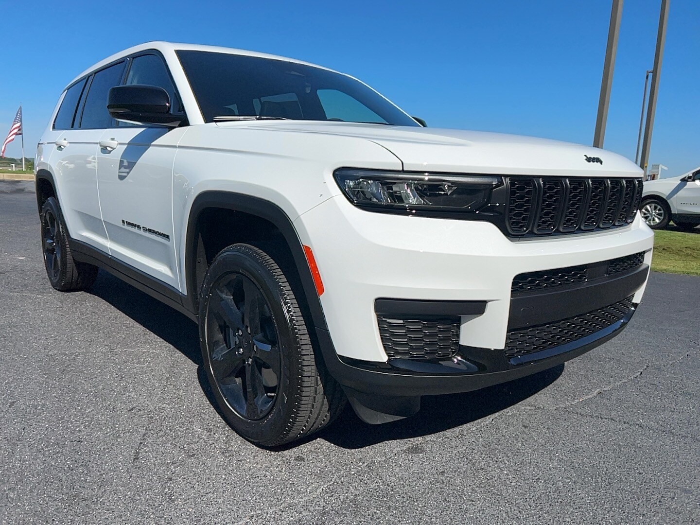 2025 Jeep Grand Cherokee Altitude photo 3