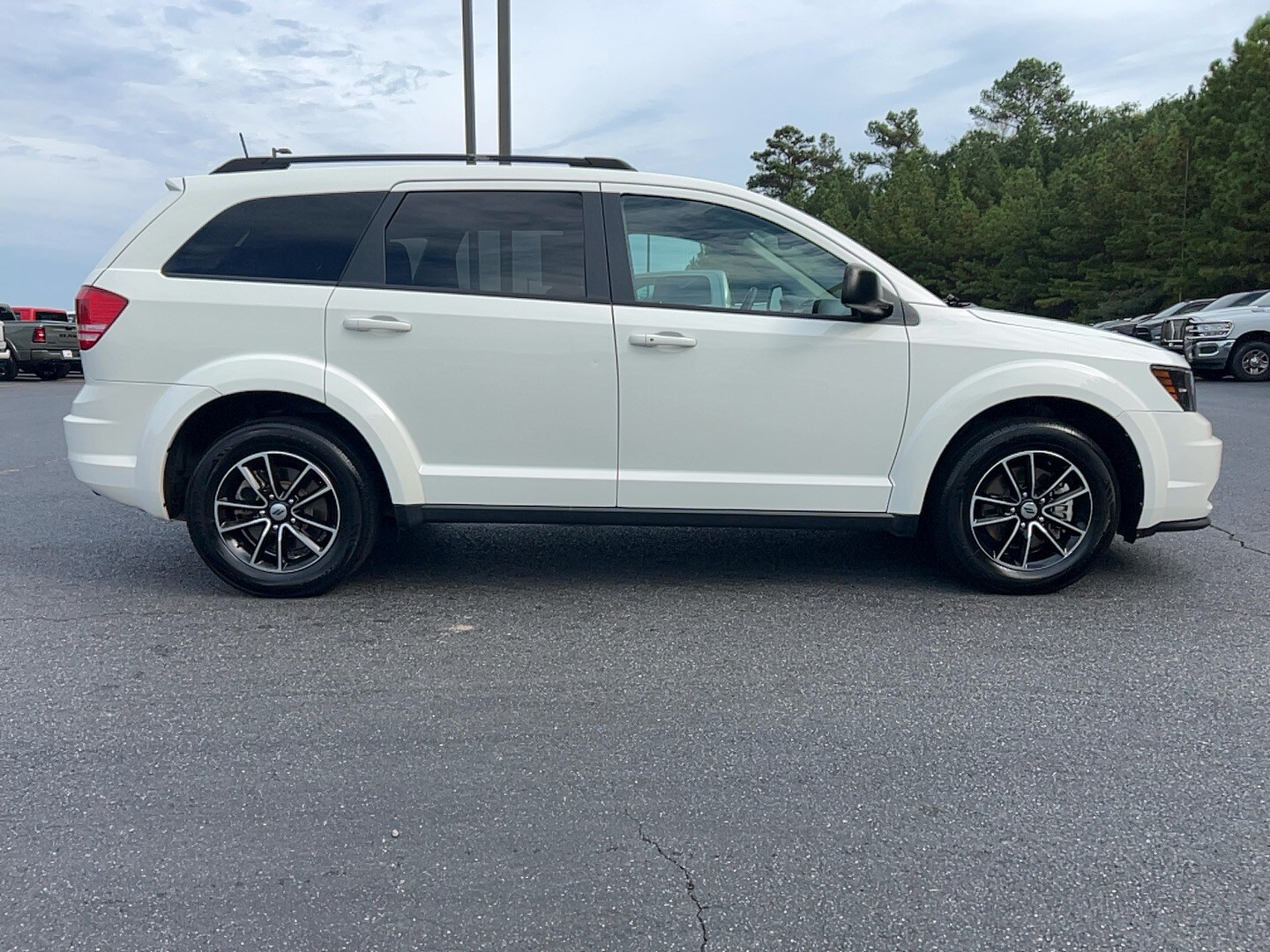 2018 Dodge Journey SE photo 2