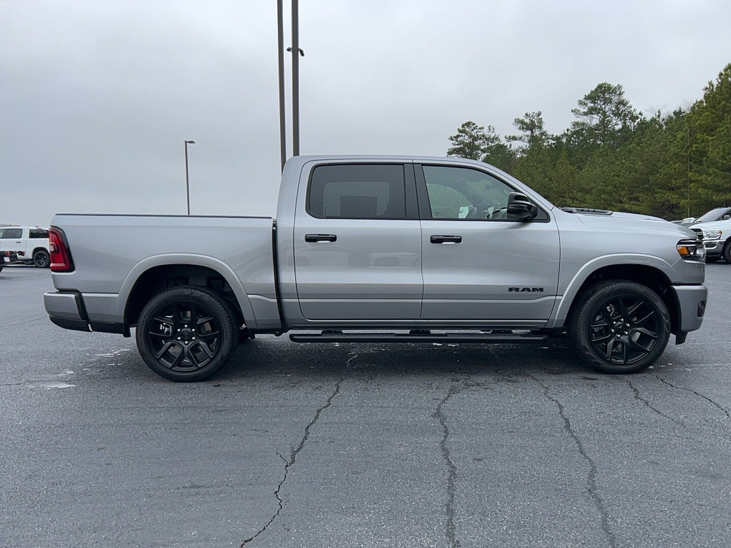 2025 Ram 1500 Laramie photo 4