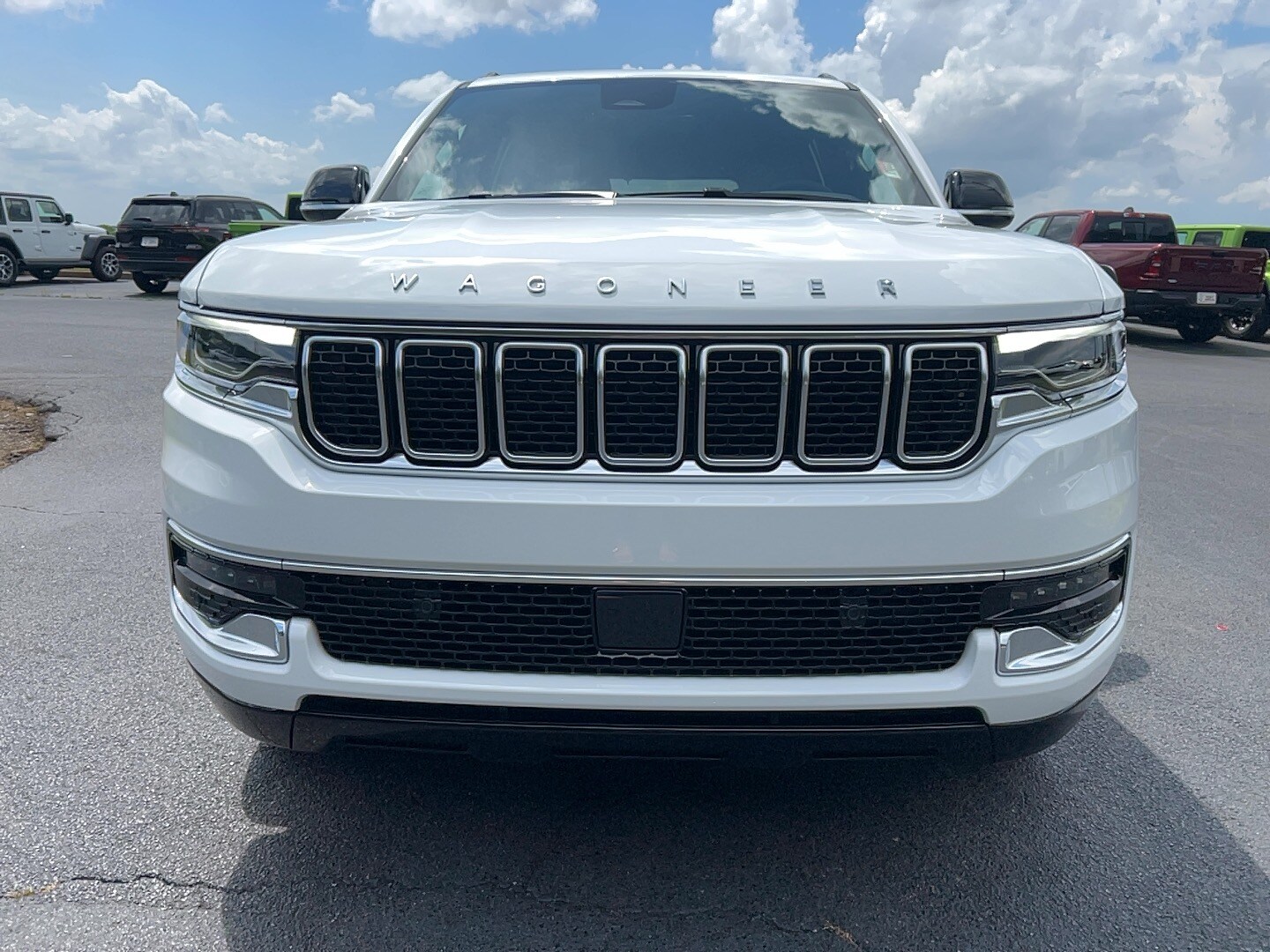 2025 Jeep Wagoneer Base photo 2