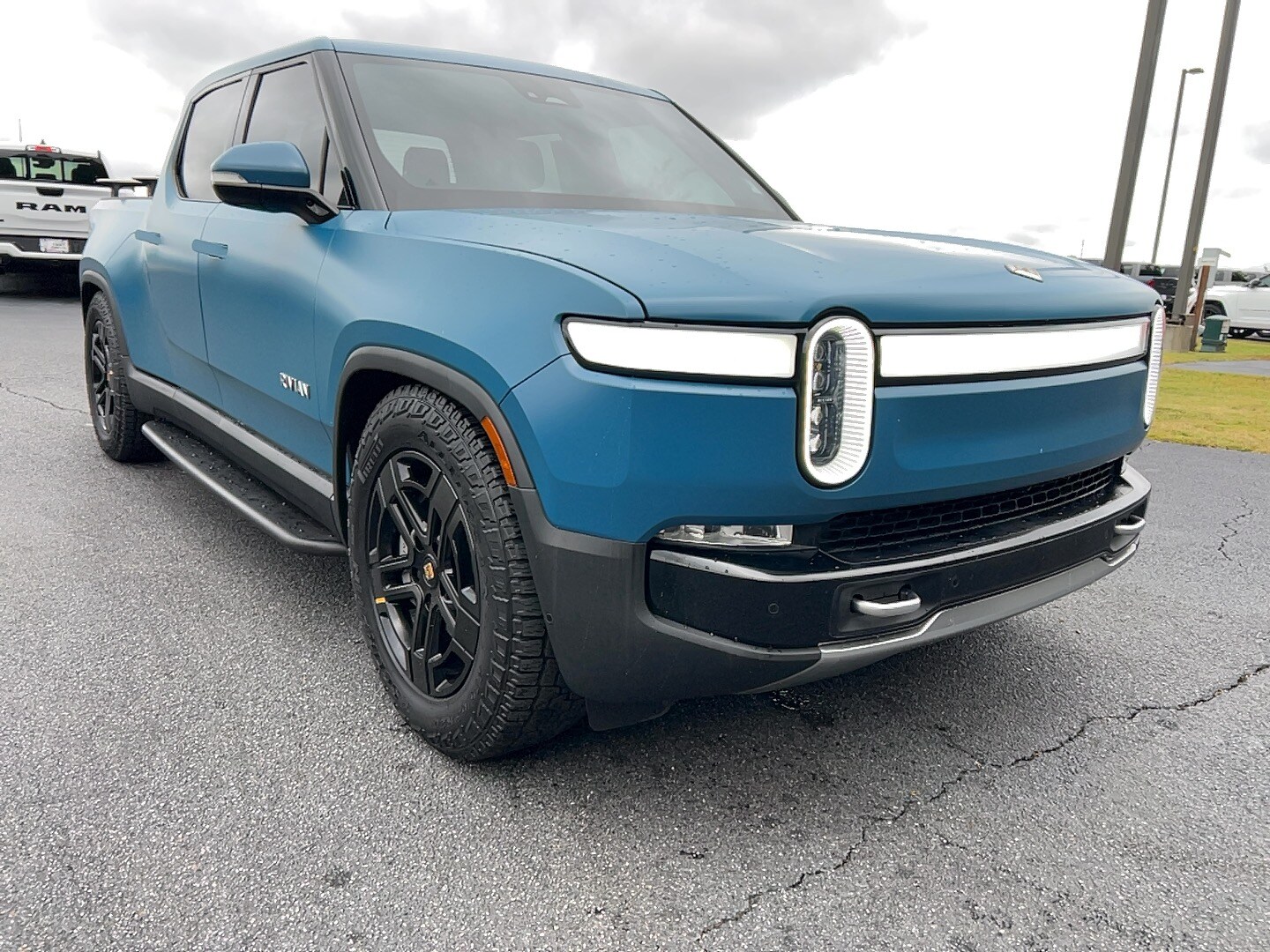 2024 Rivian R1T Adventure photo 2