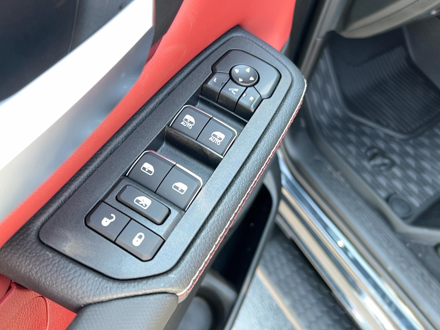 2026 RAM 1500 Rebel - Photo 15