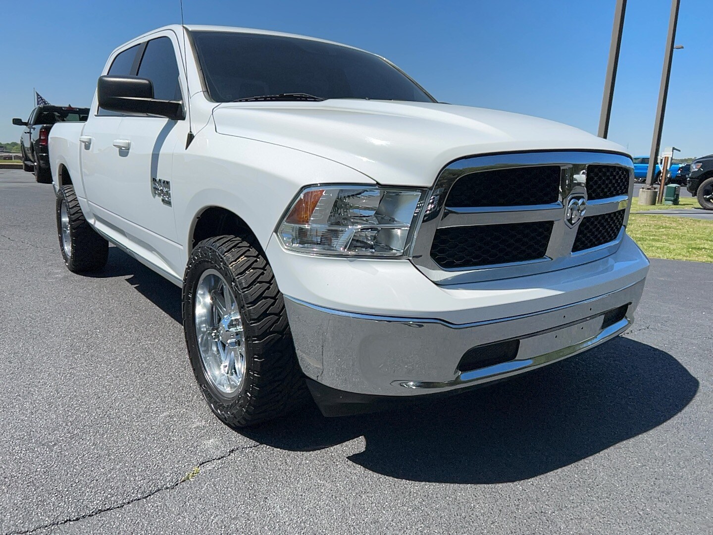 2021 Ram 1500 Classic SLT photo 3