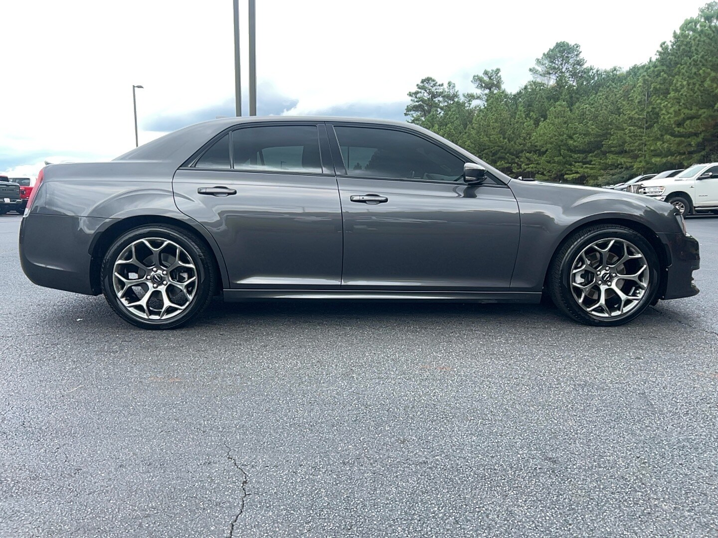 2018 Chrysler 300 S photo 3