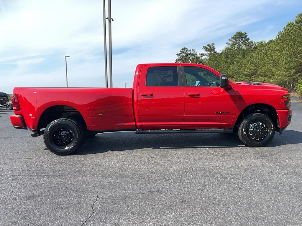 New 2026 Ram 3500 LARAMIE CREW CAB 4X4 8' BOX Pickup