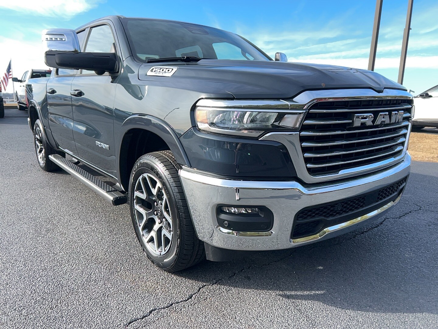 2025 Ram 1500 Laramie photo 3