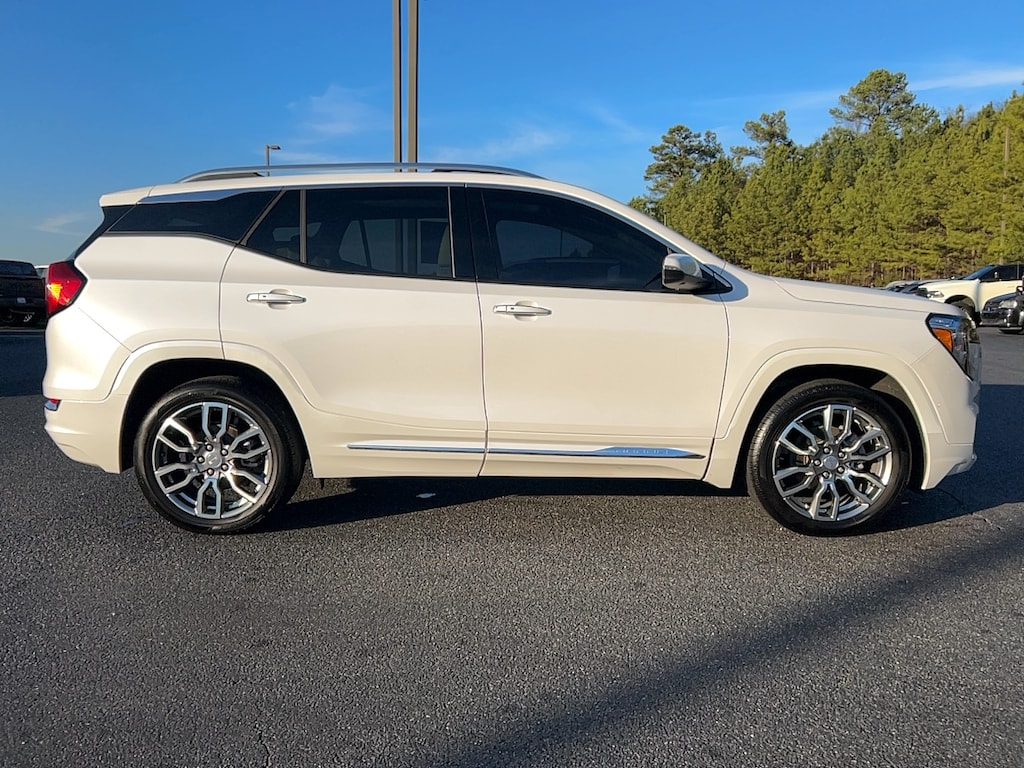 Used 2024 GMC Terrain Denali SUV