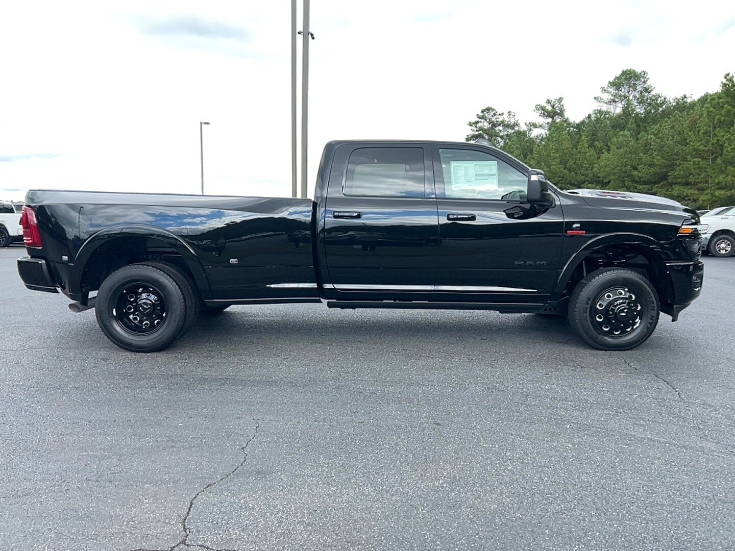 2025 Ram 3500 Limited photo 4