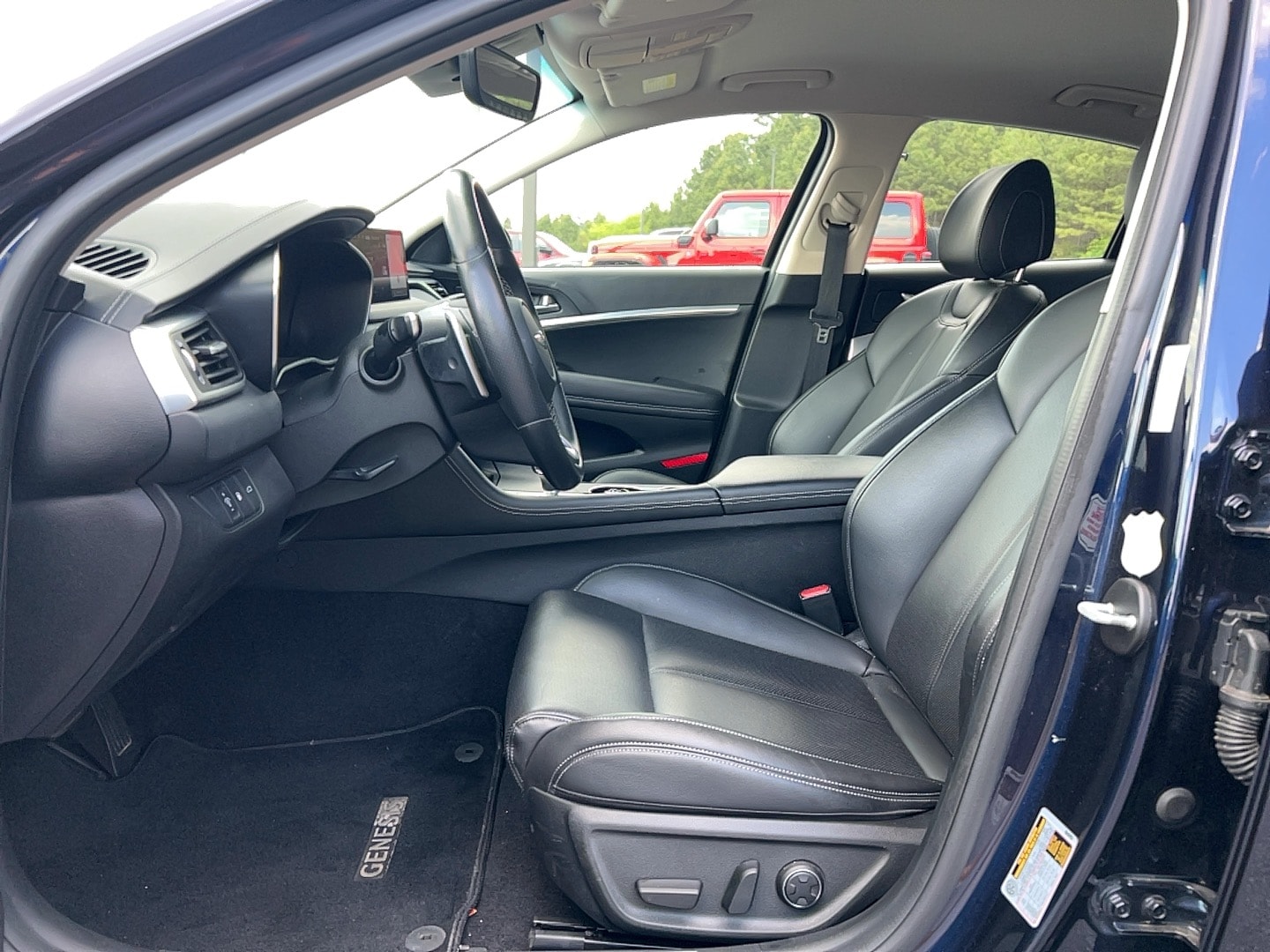 2023 GENESIS G70 Standard - Photo 10
