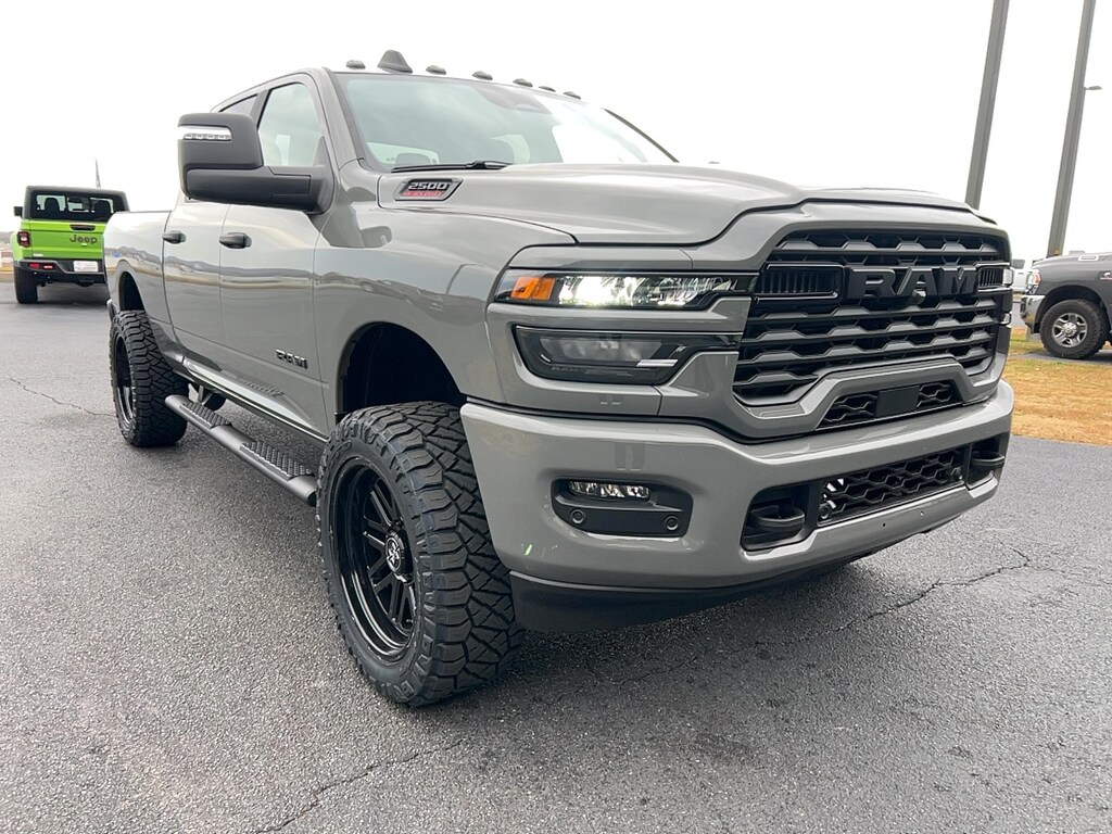 New 2026 Ram 2500 BIG HORN CREW CAB 4X4 6'4 BOX Pickup