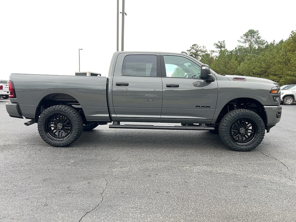 New 2026 Ram 2500 BIG HORN CREW CAB 4X4 6'4 BOX Pickup