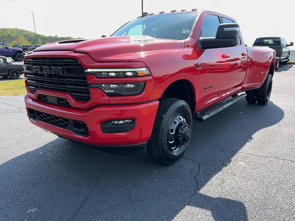 New 2026 Ram 3500 LARAMIE CREW CAB 4X4 8' BOX Pickup
