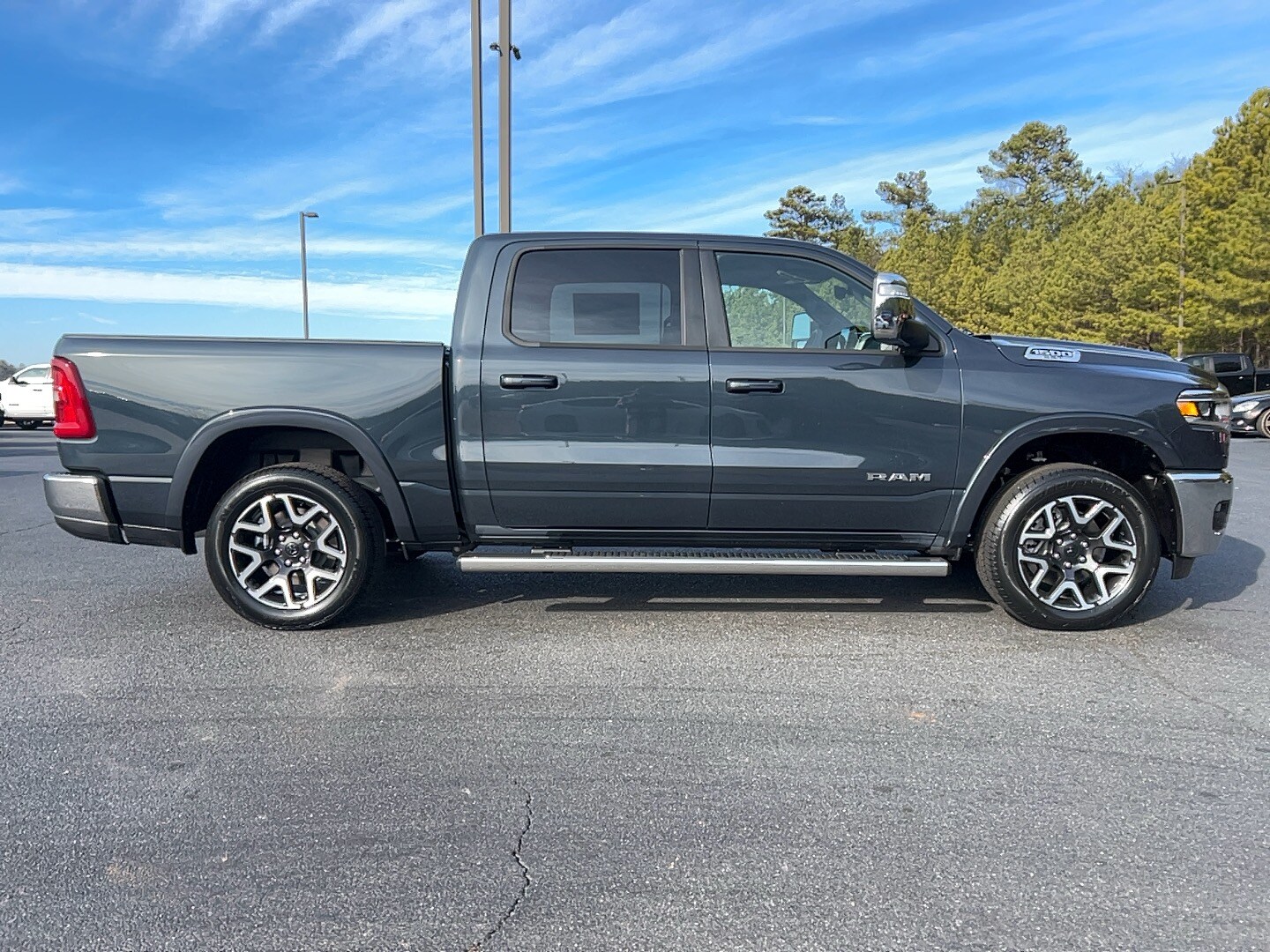 2025 Ram 1500 Laramie photo 4