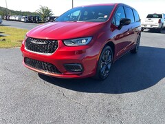 2026 Chrysler Pacifica SELECT Passenger Van