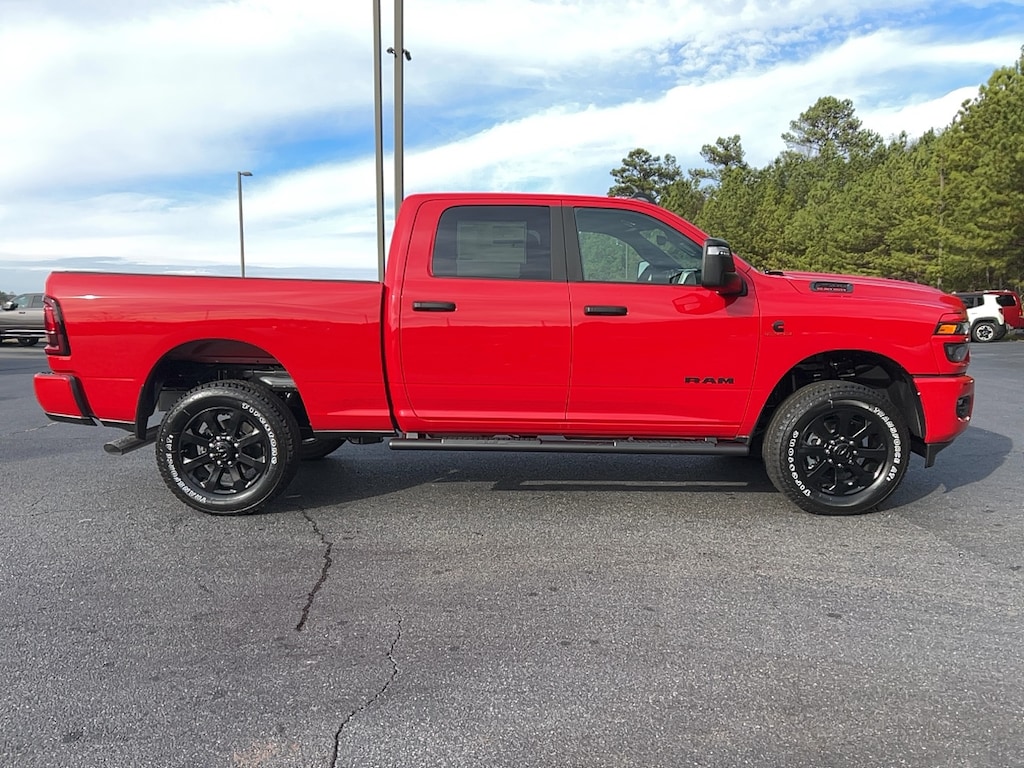 New 2026 Ram 2500 BIG HORN CREW CAB 4X4 6'4 BOX Pickup